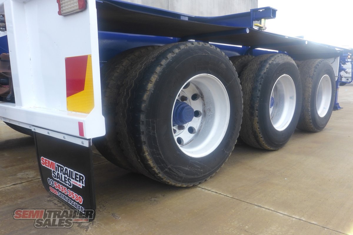 2014 HOWARD PORTER SKELETAL TRAILER
