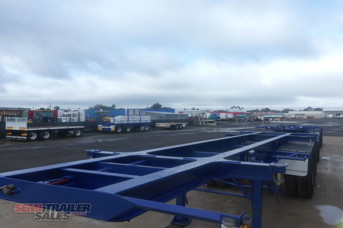 2014 HOWARD PORTER SKELETAL TRAILER
