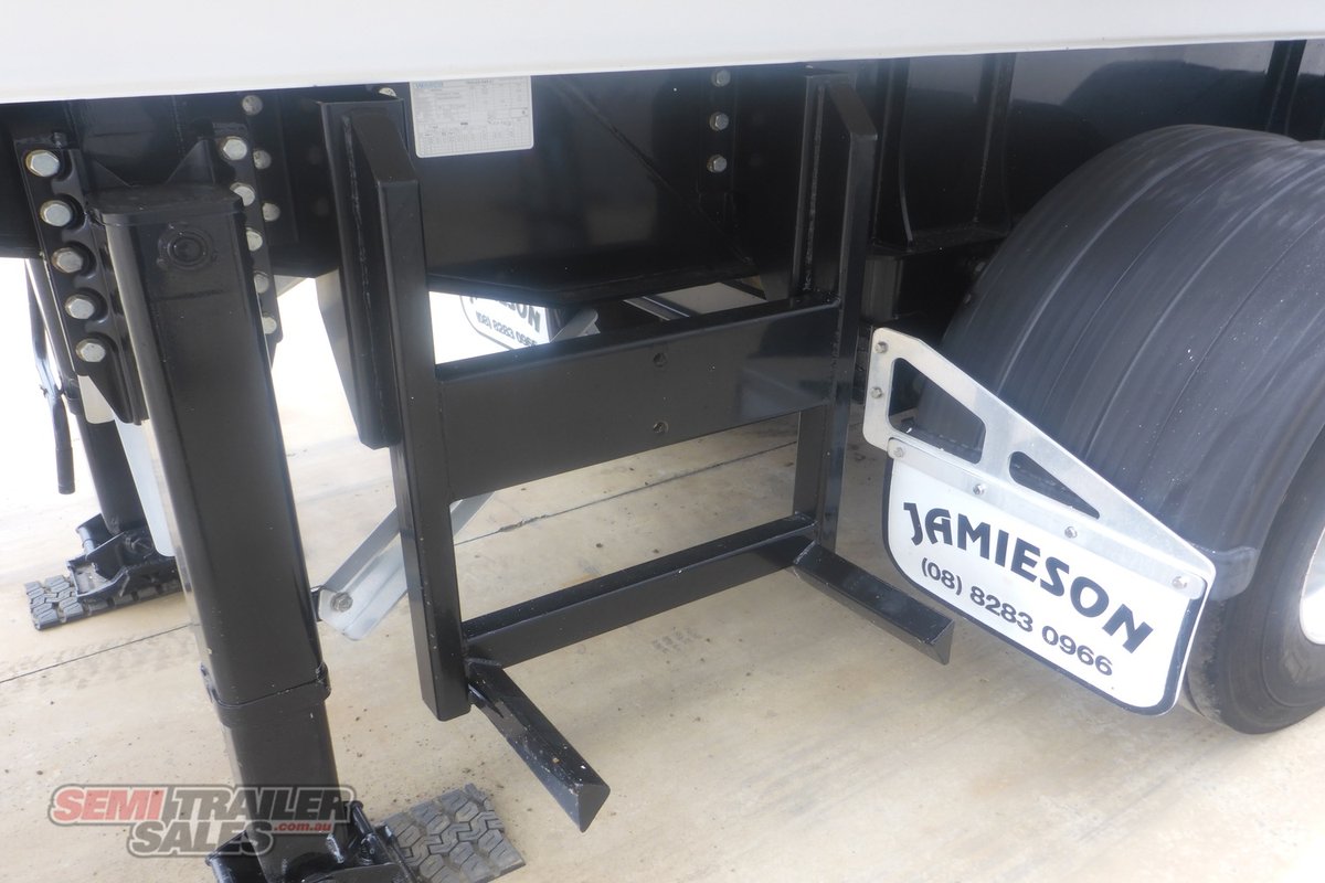 10/2021 BOOMER BOGIE CHASSIS TIPPER TRAILER