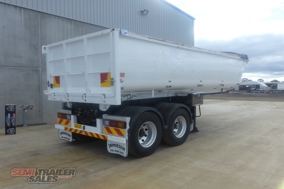 10/2021 BOOMER BOGIE CHASSIS TIPPER TRAILER