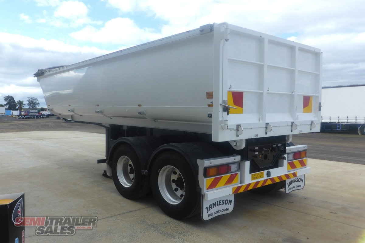 10/2021 BOOMER BOGIE CHASSIS TIPPER TRAILER