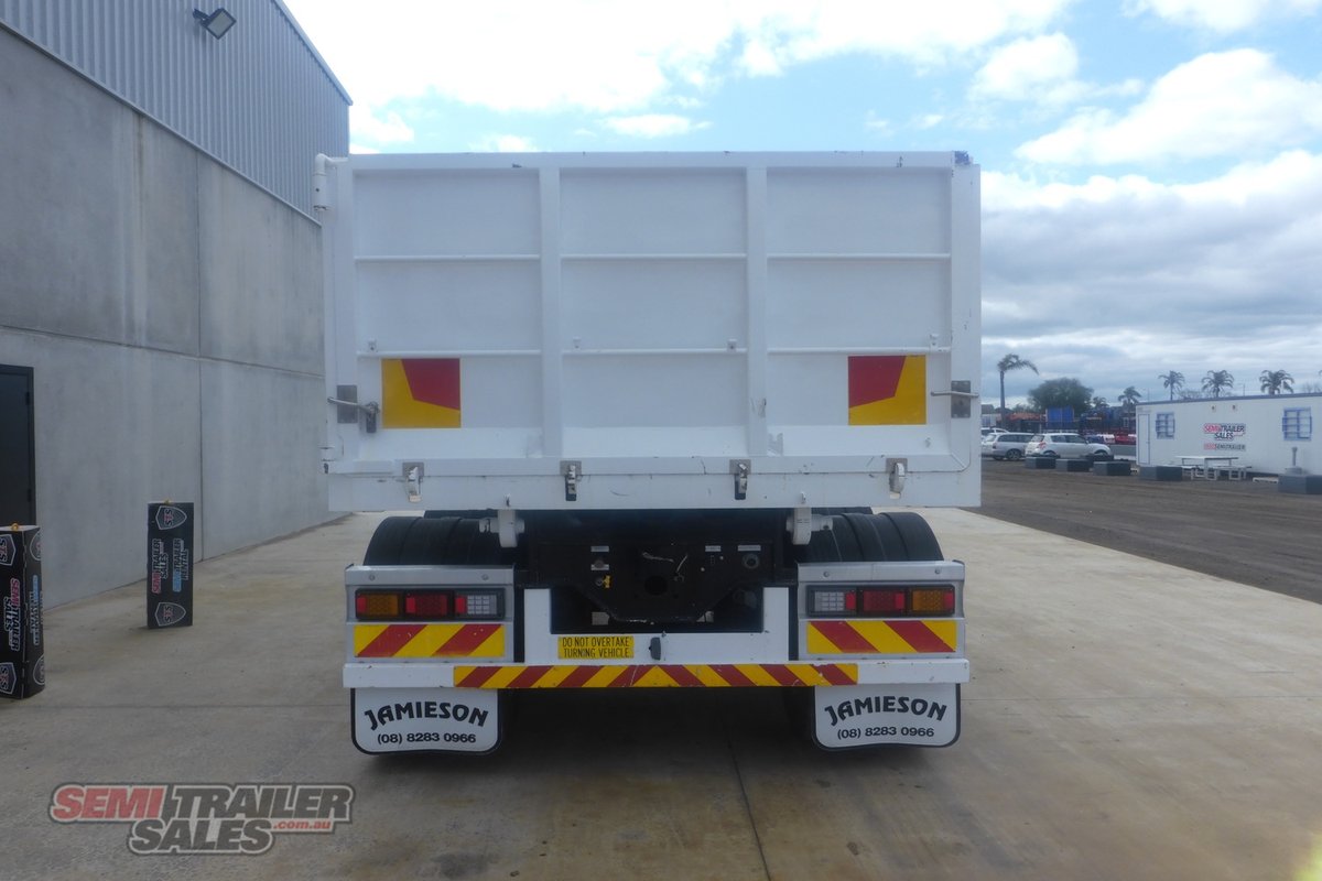10/2021 BOOMER BOGIE CHASSIS TIPPER TRAILER