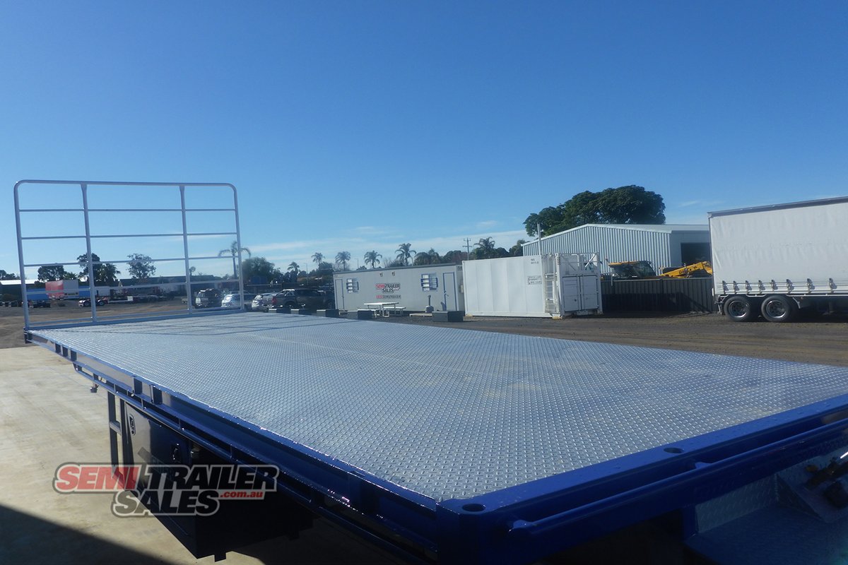 08/2014 MAXITRANS 12 PALLET FLAT TOP A TRAILER