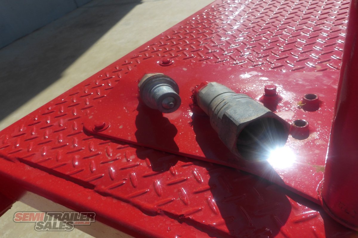 11/2018 MOORE TRI AXLE DOLLY TRAILER