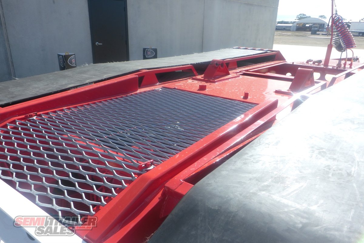 11/2018 MOORE TRI AXLE DOLLY TRAILER