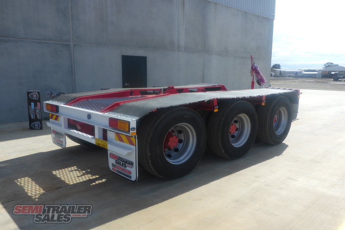 11/2018 MOORE TRI AXLE DOLLY TRAILER