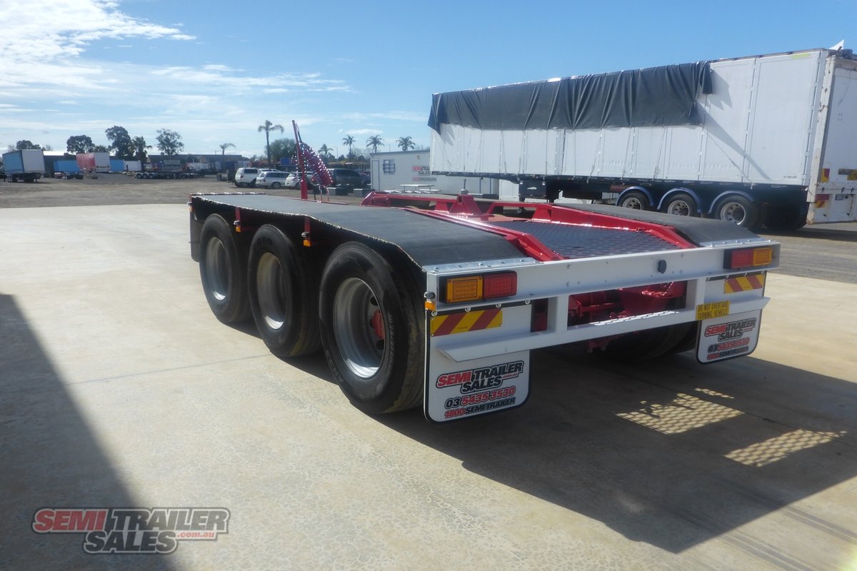 11/2018 MOORE TRI AXLE DOLLY TRAILER