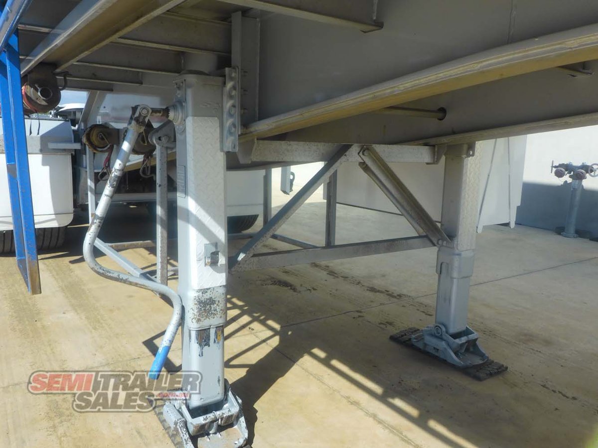BARKER CURTAINSIDER TRAILER
