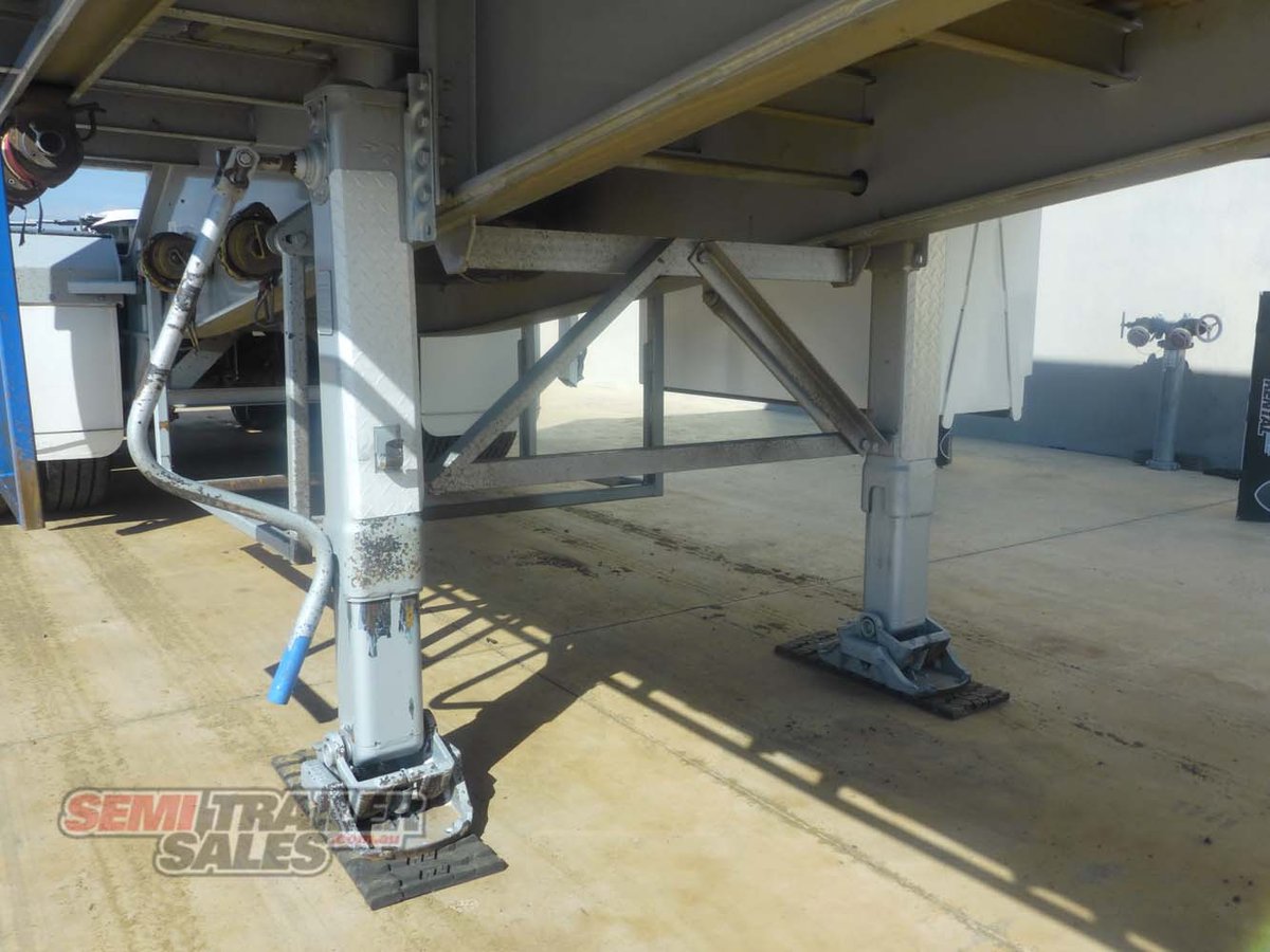 BARKER CURTAINSIDER TRAILER