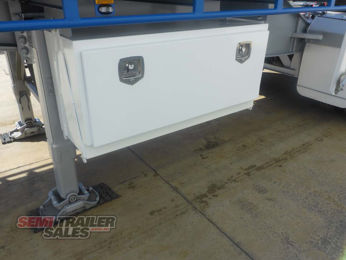 BARKER CURTAINSIDER TRAILER