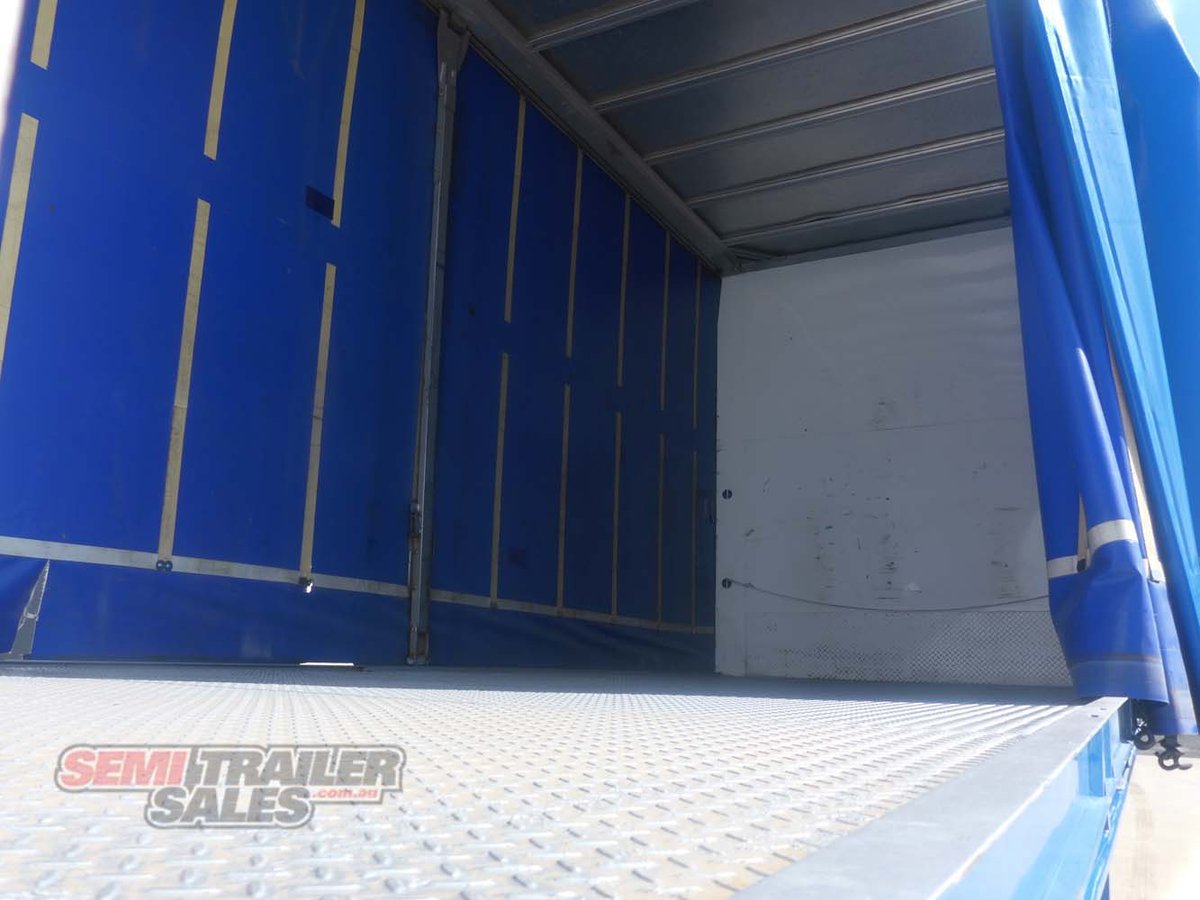 BARKER CURTAINSIDER TRAILER
