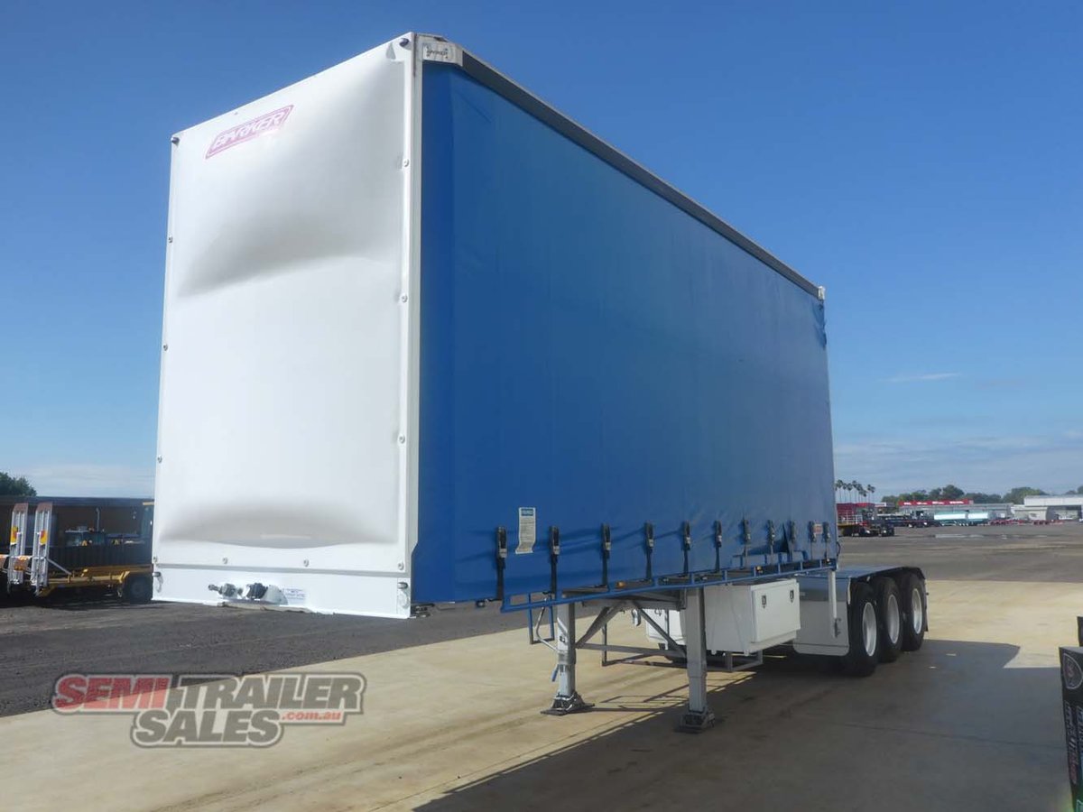 BARKER CURTAINSIDER TRAILER