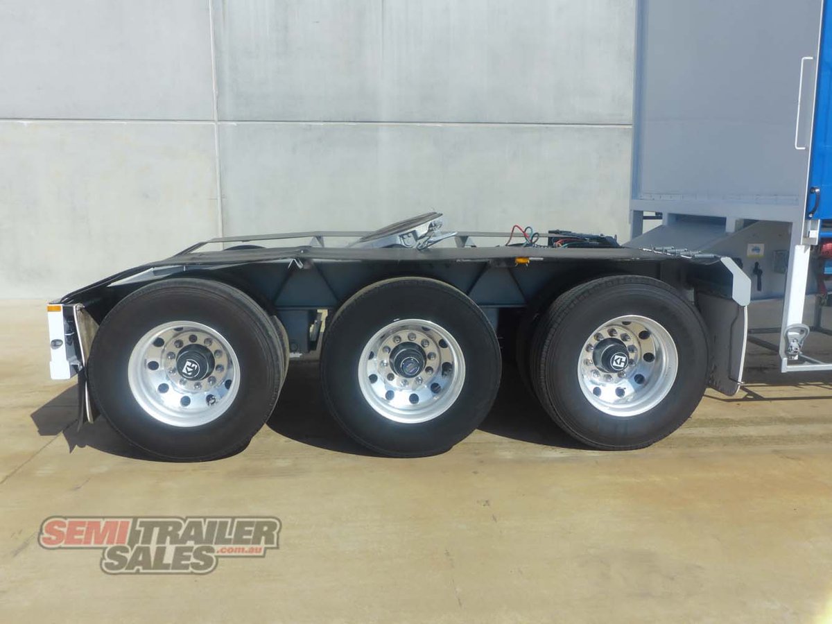 BARKER CURTAINSIDER TRAILER