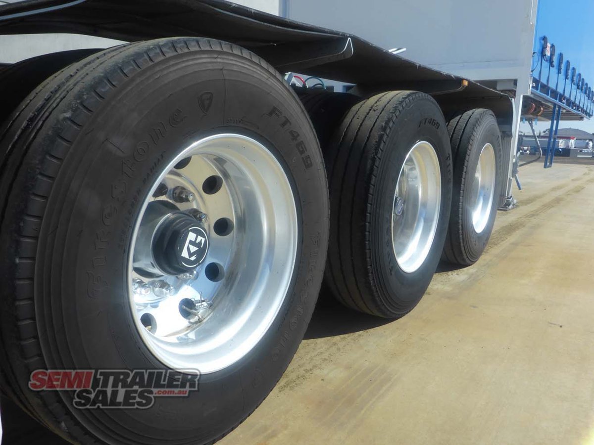 BARKER CURTAINSIDER TRAILER