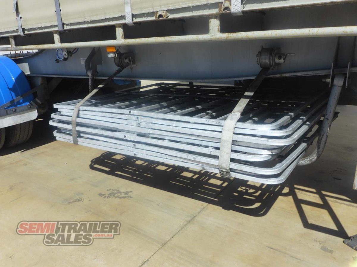MAXITRANS CURTAINSIDER TRAILER
