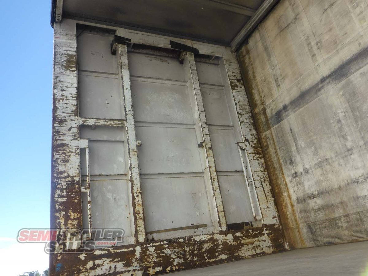 MAXITRANS CURTAINSIDER TRAILER