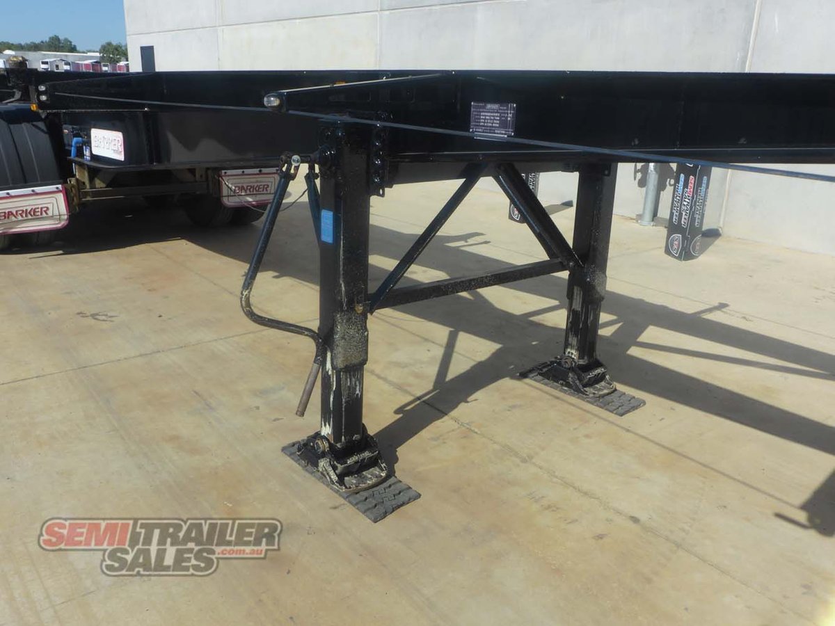 BARKER SKEL TRAILER