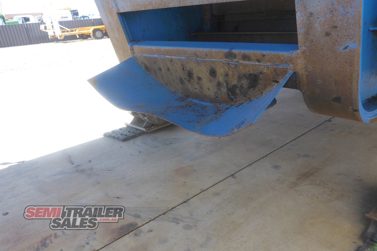 VAWDREY CURTAINSIDER TRAILER