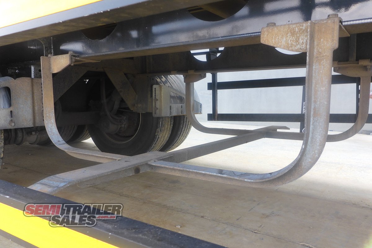 VAWDREY CURTAINSIDER TRAILER