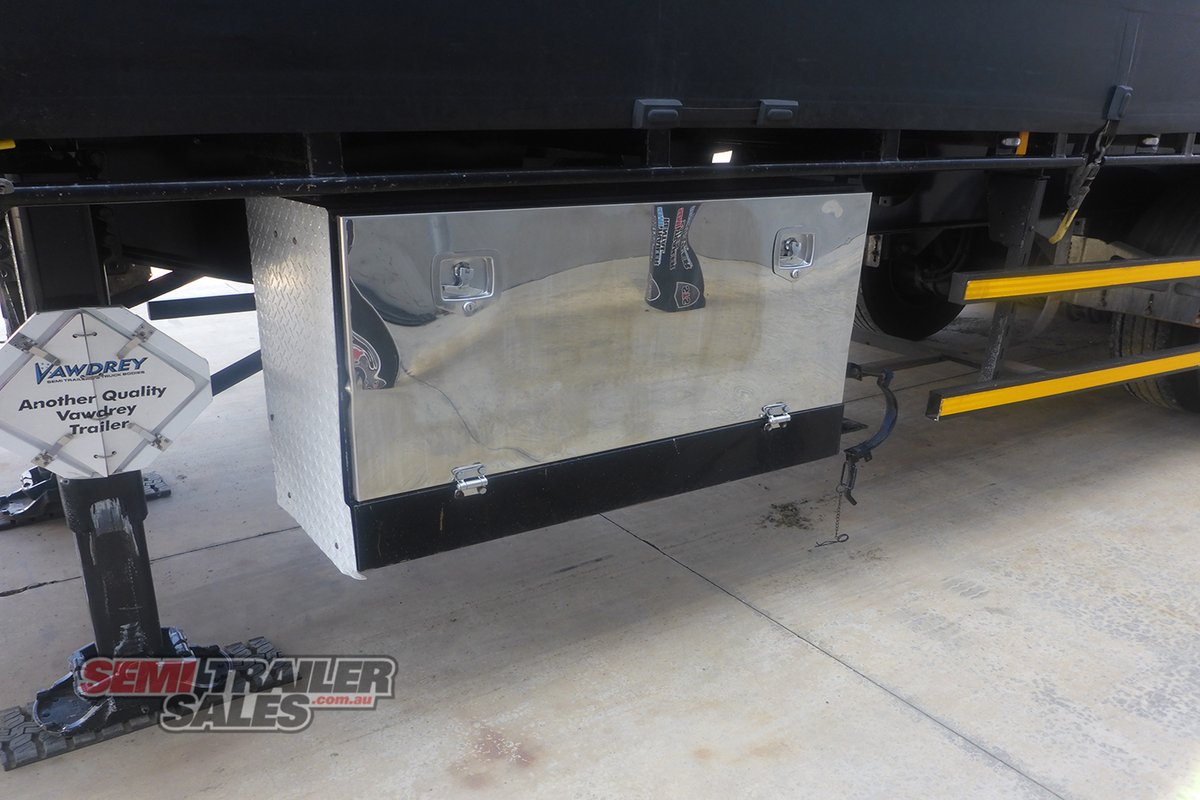 VAWDREY CURTAINSIDER TRAILER