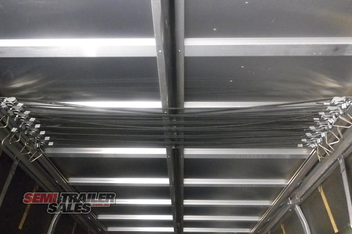 VAWDREY CURTAINSIDER TRAILER