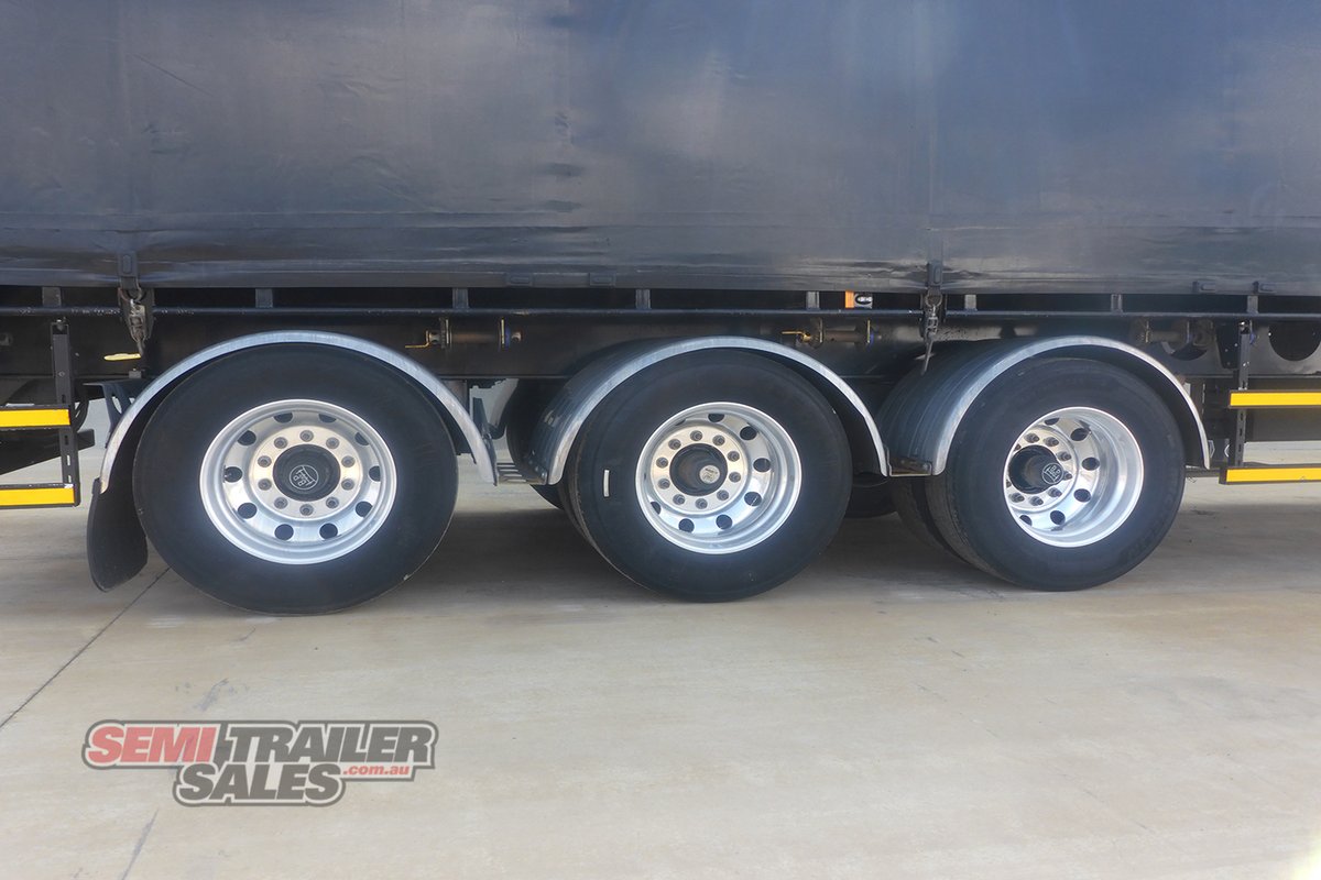 VAWDREY CURTAINSIDER TRAILER