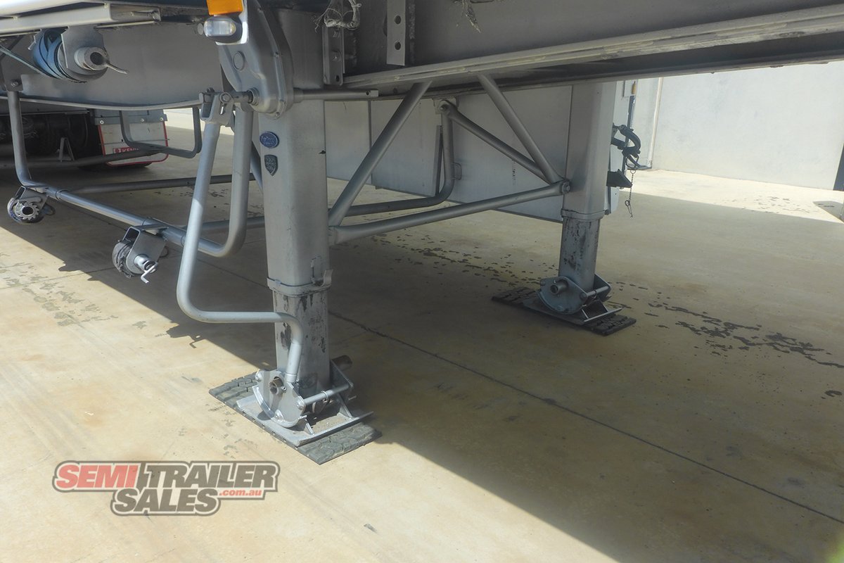 FREIGHTER CURTAINSIDER TRAILER