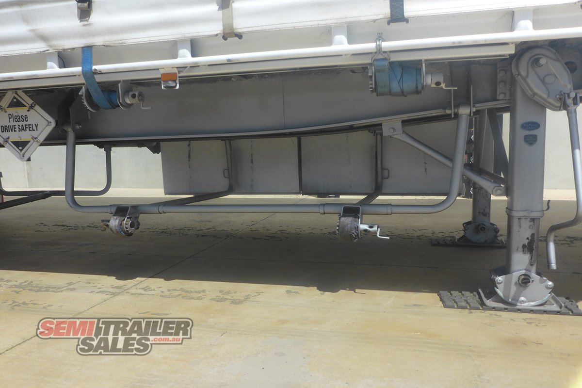 FREIGHTER CURTAINSIDER TRAILER