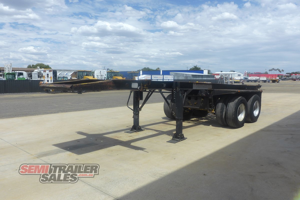 FRUEHAUF SKEL TRAILER