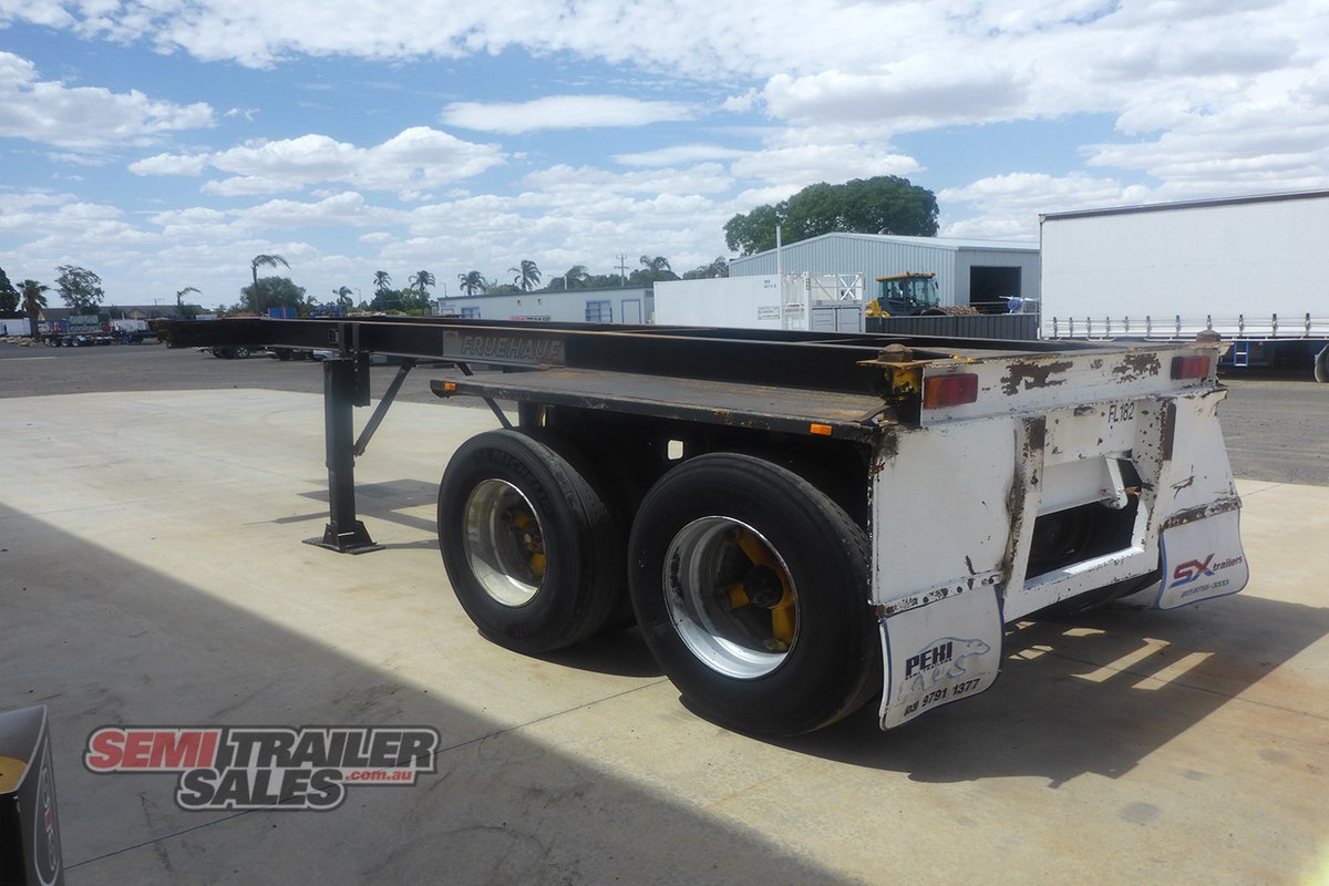 FRUEHAUF SKEL TRAILER