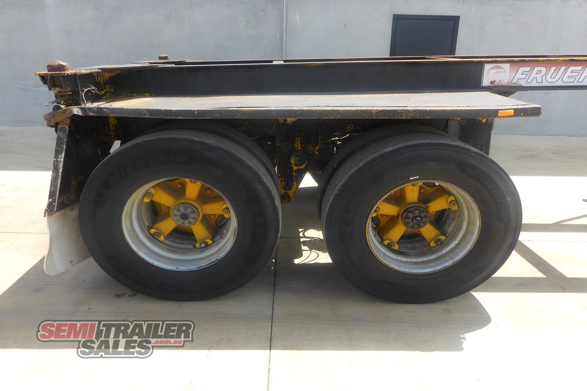 FRUEHAUF SKEL TRAILER
