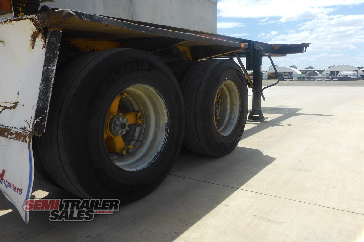 FRUEHAUF SKEL TRAILER