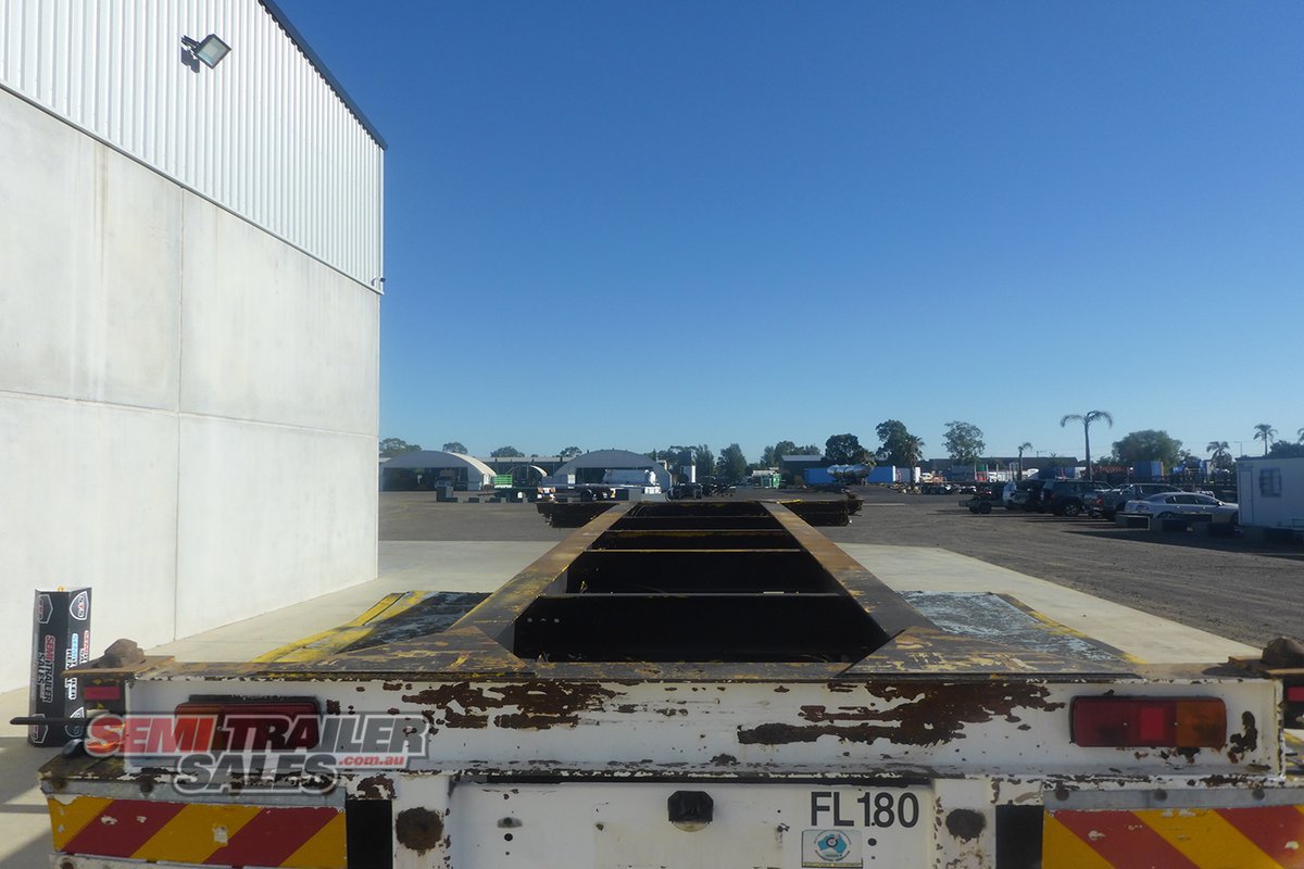 FRUEHAUF SKEL TRAILER