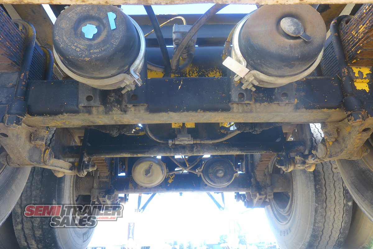 FRUEHAUF SKEL TRAILER