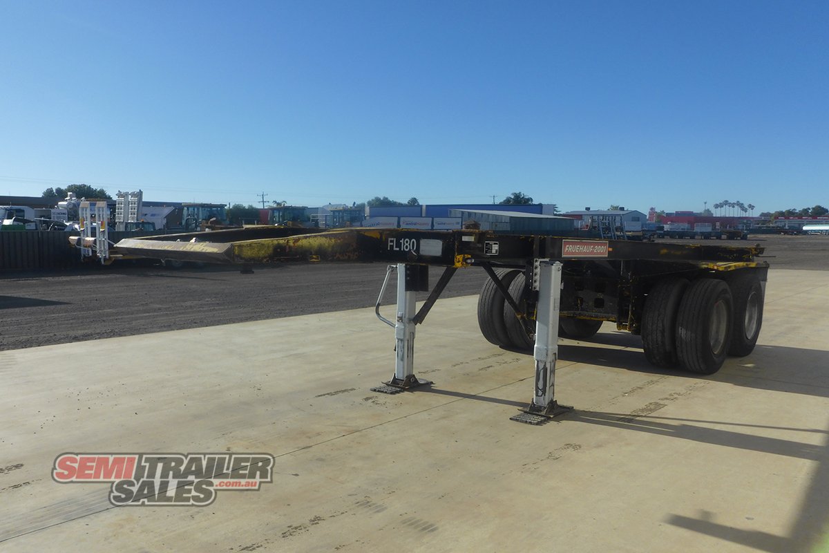 FRUEHAUF SKEL TRAILER