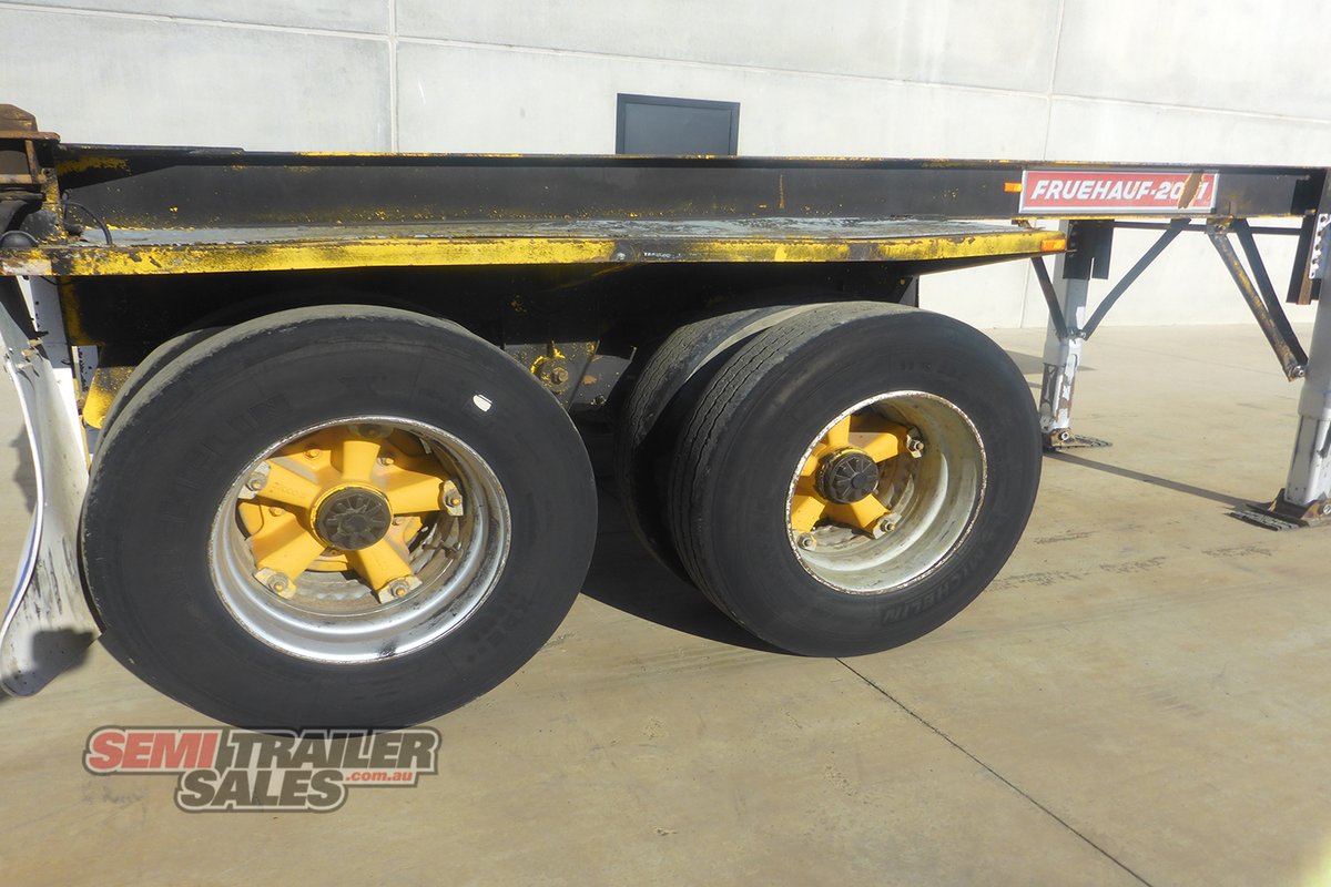 FRUEHAUF SKEL TRAILER