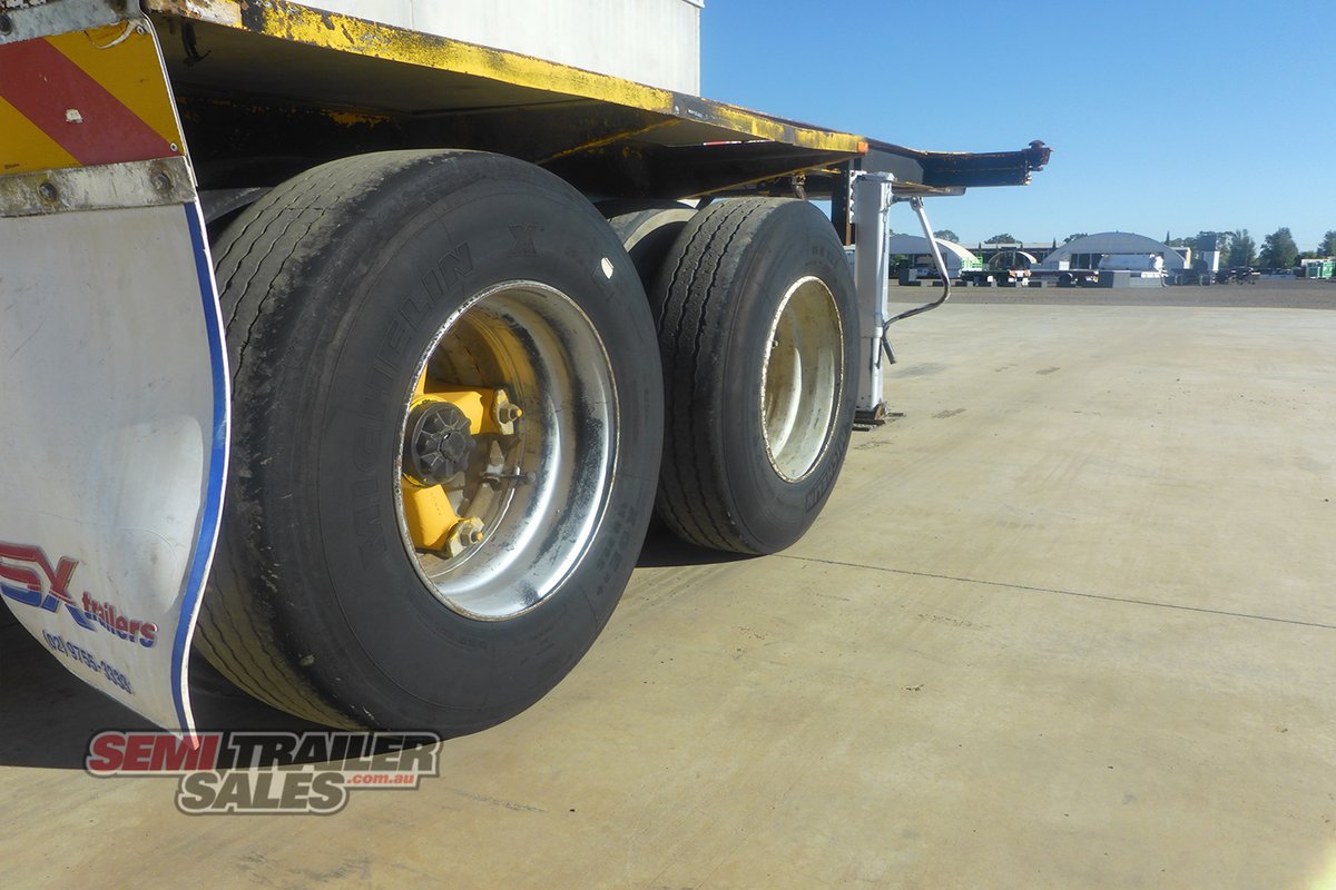 FRUEHAUF SKEL TRAILER