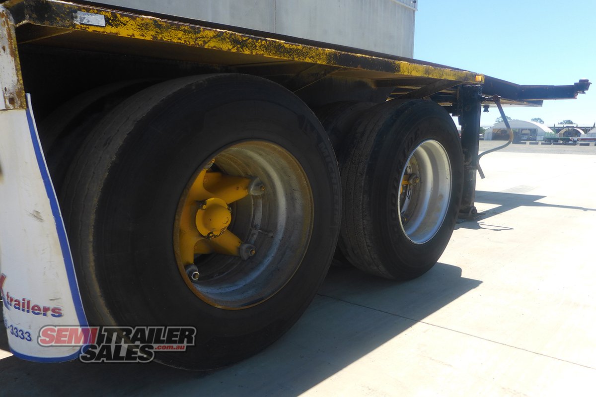 FRUEHAUF FLAT TOP TRAILER