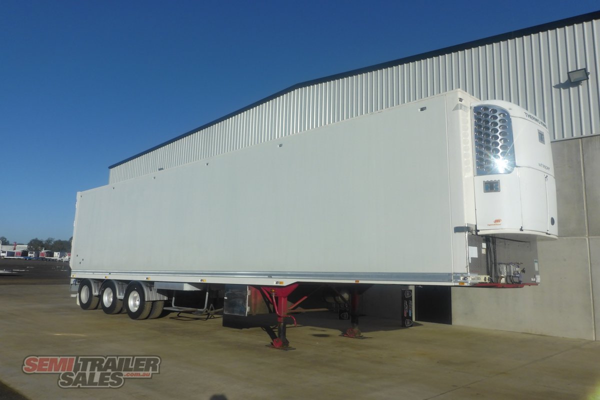 03/2010 FTE 22 PALLET REFRIGERATED PANTECH WITH MEAT RAILS