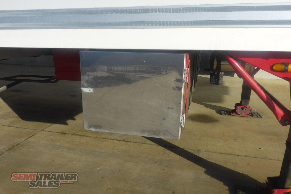 03/2010 FTE 22 PALLET REFRIGERATED PANTECH WITH MEAT RAILS