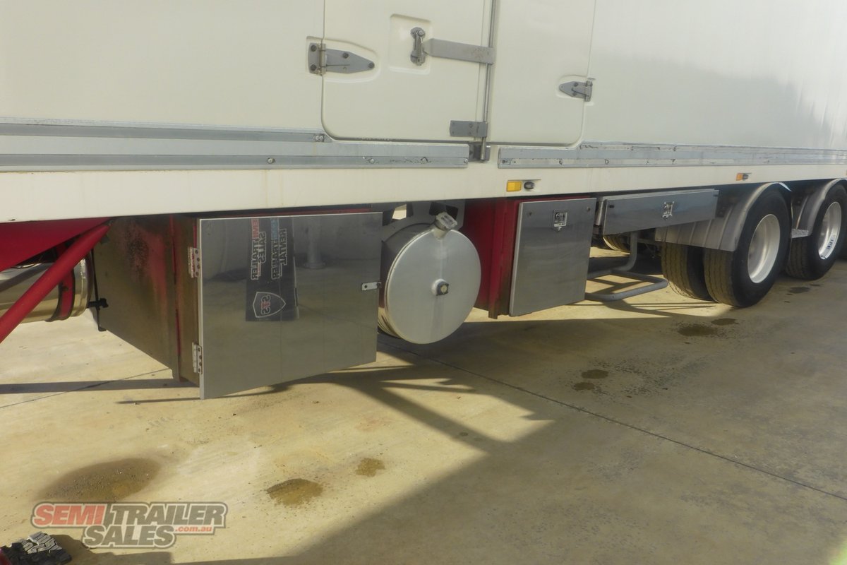 03/2010 FTE 22 PALLET REFRIGERATED PANTECH WITH MEAT RAILS
