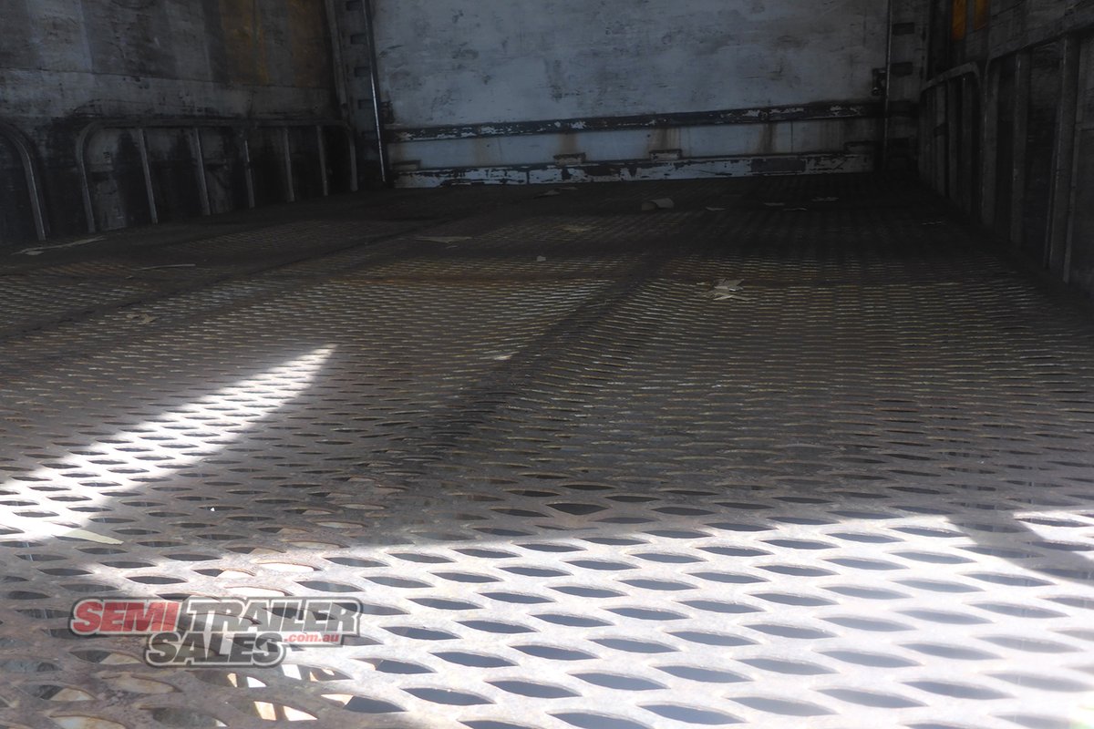 MAXITRANS CURTAINSIDER TRAILER