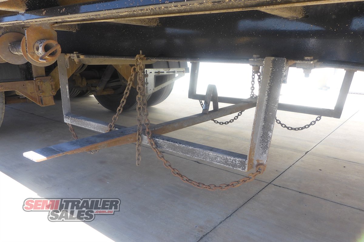 VAWDREY CURTAINSIDER TRAILER