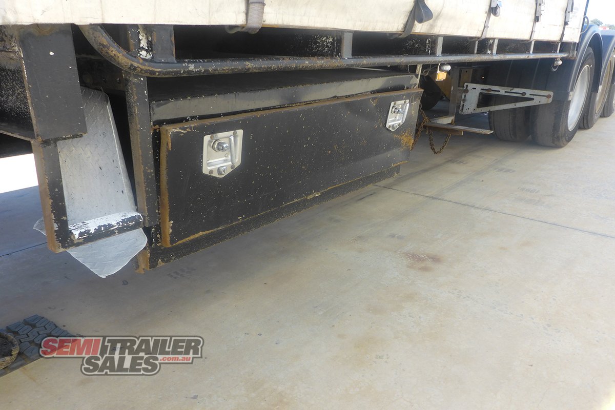 VAWDREY CURTAINSIDER TRAILER