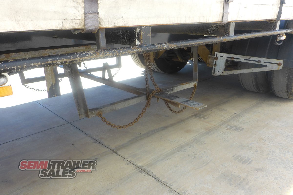 VAWDREY CURTAINSIDER TRAILER