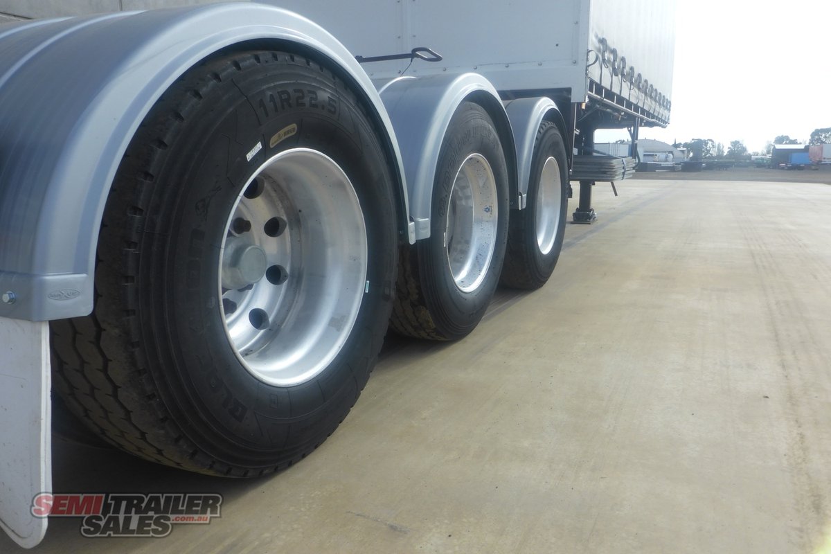 09/2007 VAWDREY 12 PALLET CURTAINSIDER A TRAILER