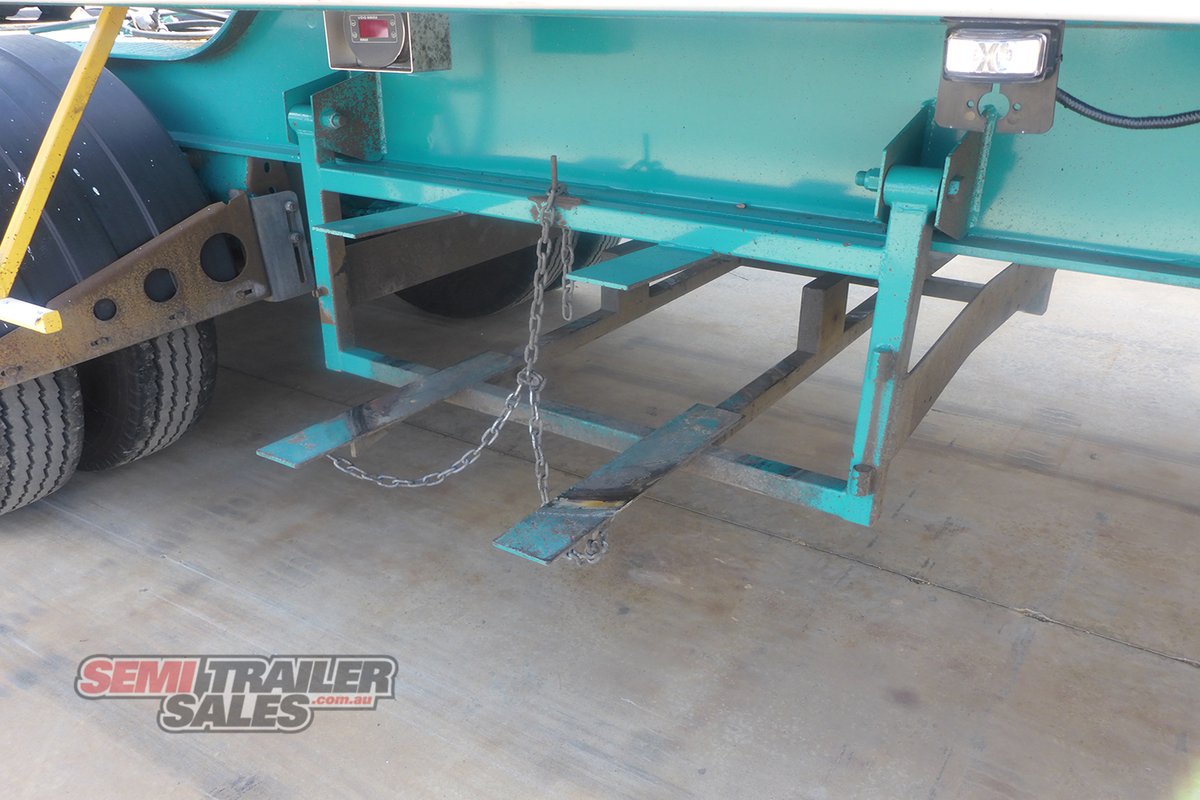 VAWDREY CURTAINSIDER TRAILER