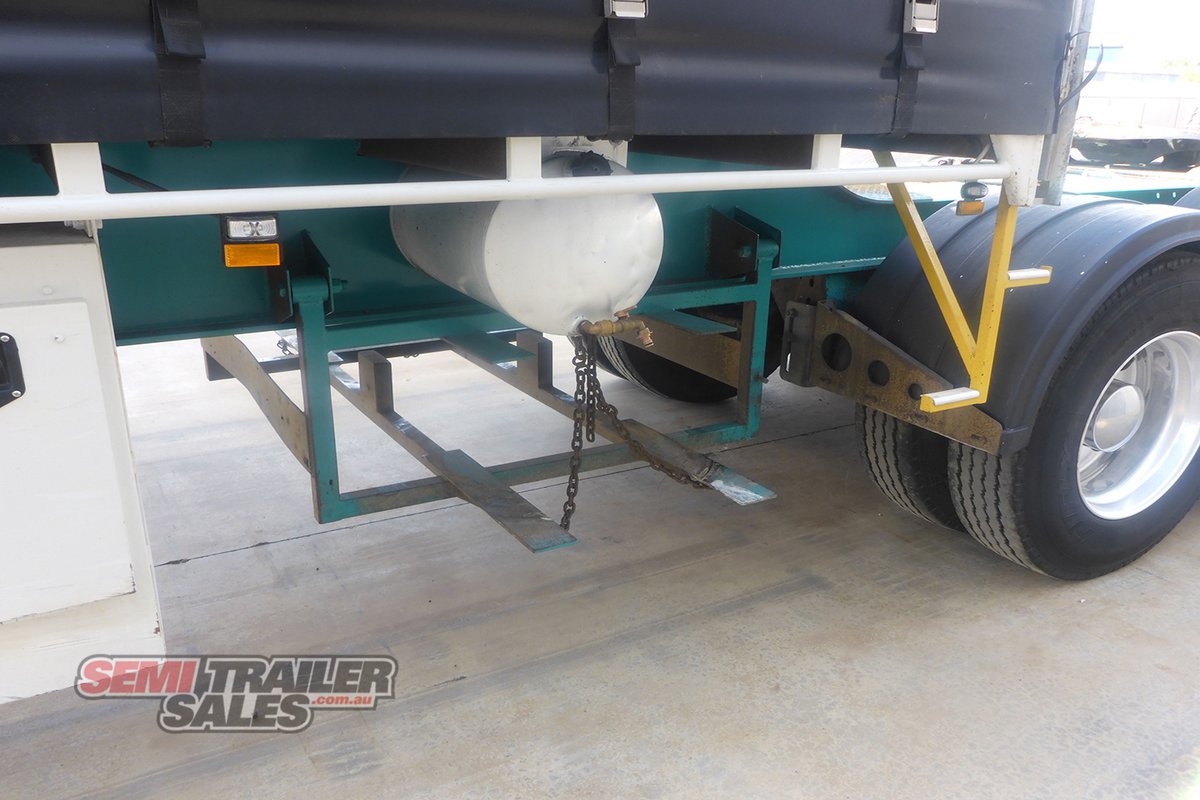 VAWDREY CURTAINSIDER TRAILER