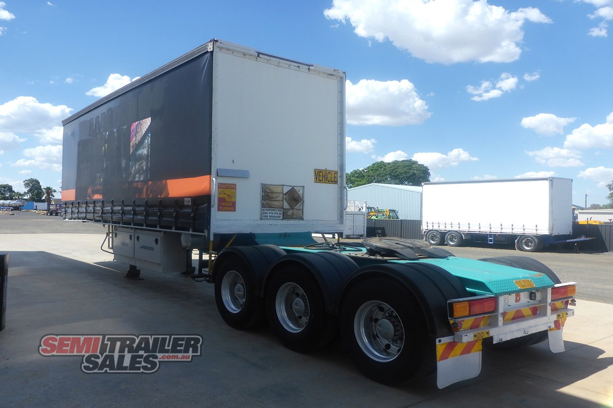 VAWDREY CURTAINSIDER TRAILER