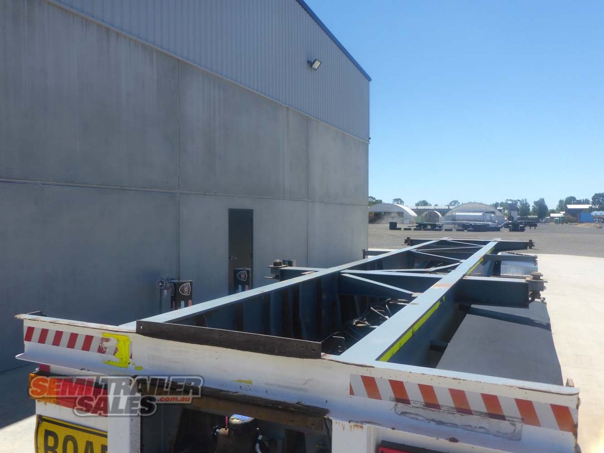 MAXITRANS SKEL TRAILER